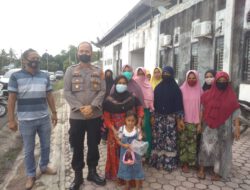 Sukseskan Vaksinasi AKBRI 1999,Polsek Peudawa Jemput Masyarakat Lansia