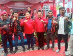 Rapidin Simbolon Lantik Oloan Paniaran Nababan Sebagai Ketua DPC PDIP Humbahas