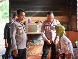 Wujud Empati, Kapolres Rohul Polda Riau Rehab Rumah Masyarakat Kurang Mampu Bersama Personil Polsek Rokan IV Koto 