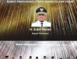 Penghargaan Baznas Award 2023 Kategori Bupati Pendukung Utama Pengelolaan Zakat Di Terima Oleh Bupati Pelalawan Riau H. Zukri