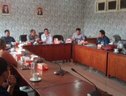 Rapat Komisi II DPRD Pelalawan, Humas Zona 1 Riau-Jambi Diminta Tunaikan Kesepakatan CSR Aspal Pertamina di Kerumutan