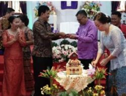 Bupati Khenoki Waruw Hadiri Perayaan Ulang Tahun Gereja ONKP Jemaat Tetesua yang ke-55