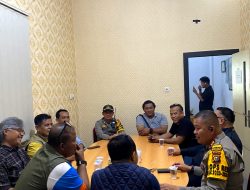 Kapolres AKBP Suwinto SH, SIk Bersama Personil Gerebek Kantor JMSI Pelalawan