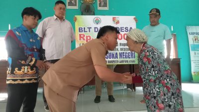 Pemdes Gsn Melaksanakan Penyaluran BLTDD dan Penyerahan Insentif RT