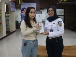 KAI Daop 3 Cirebon Gelar Lomba Baca Puisi dan Shopping At Station di Hari Kartini