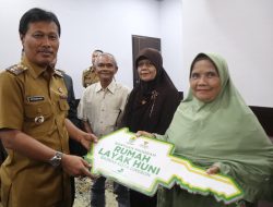 Wujudkan Hunian Layak, Pemkot Cirebon dan Baznas Salurkan Bantuan Rehab untuk 22 Rumah