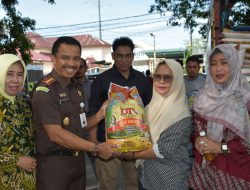 Kejari Bersama Pemko Langsa Gelar Pasar Murah dan Bazar UMKM Peringati HUT Kejaksaan RI Ke 80 dan Ikatan Adhyaksa Dharmakarini Ke 25