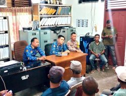 Demo Tuntut Pergantian Sekdes, Puluhan Warga Masyarakat Gampong Geudubang Aceh Kota Langsa Geruduk Kantor Geuchik