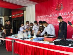 Kejari Jakarta Timur Musnahkan BB Narkotika dan Obat-obatan Terlarang Perkara Berkekuatan Hukum Tetap Hindarkan Kemungkinan Muncul Kasus Baru