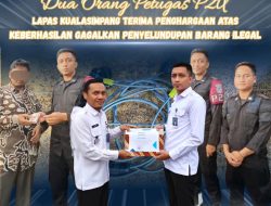 Dua Orang Petugas P2U Lapas Kualasimpang Terima Penghargaan Atas Keberhasilan Gagalkan Penyelundupan Barang Ilegal