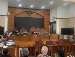 Nadiem Makarim Terbaring di Rumah Sakit, Ayah Bunda Ikuti Sidang Praperadilan di PN Jakarta Selatan