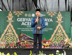 Sorai Sorak Tepuk Tangan Ratusan Masyarakat Saat Wakil Bupati Aceh Timur Tutup Acara Gebyar Budaya
