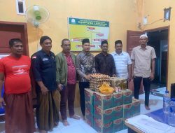 Wabup Aceh Timur T. Zainal Abidin Terus Bergerak Hingga Malam Hari Untuk Serahkan Bantuan Kepada Korban Banjir
