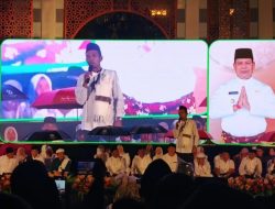 Hujan Tak Surutkan Antusiasme Warga Sambut HUT ke-26 Rohul Bersama UAS