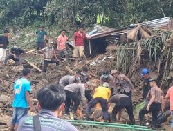 Respons Cepat Brimob Polda Riau : Dua Korban Banjir Ditemukan di Agam