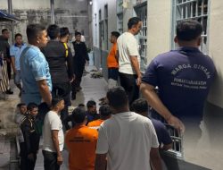 Pastikan Kegiatan Berjalan Lancar Karutan Tanjung Pura Beserta Jajaran Kontrol Area Dapur dan Bagikan Makanan Sahur Untuk Warga Binaan