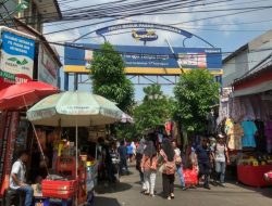 Pengunjung Ps Jatinegara “Dipalak” Bayar Parkir Hingga Dua Kali, Pengelola Pasar Diduga Pelihara Joki Parkir Liar