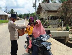 Sentuhan Humanis Polri: Kapolsek Pantee Bidari Sambangi Rumah Warga Salurkan Bantuan “Berkah Ramadan”