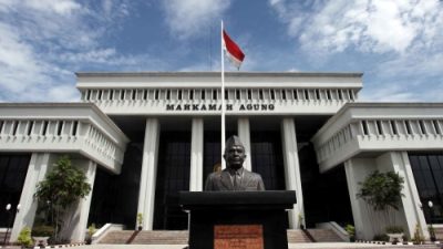 Terbukti Gelapkan Uang Lelang Rp1,9 Miliar, Majelis Kehormatan Hakim Berhentikan Tidak Dengan Hormat Hakim SW