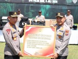 Antisipasi El Niño, Kapolri Tinjau Kesiapsiagaan Karhutla di Riau dan Serahkan Bantuan Peralatan