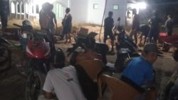 Semangat Gotong Royong Tanpa Kenal Lelah: Warga Dusun Rantau Panjang Bangun Masjid di Malam Hari